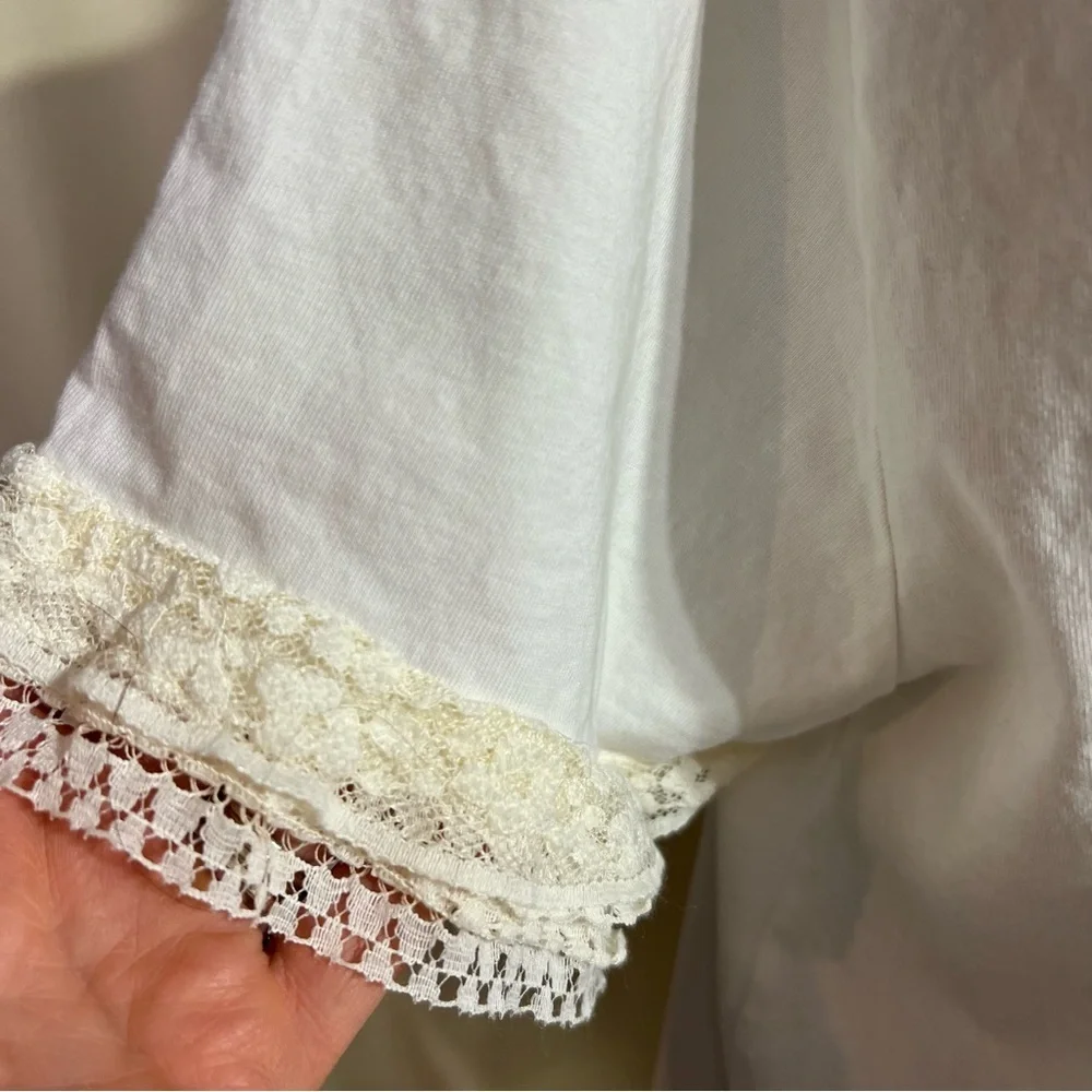 Zara Bendita Moda White T-Shirt with Lace‎ Sleeves - Picture 2 of 5